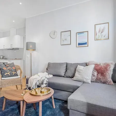 Ground Floor Studio, Private And Practical. Ng37 Appartement